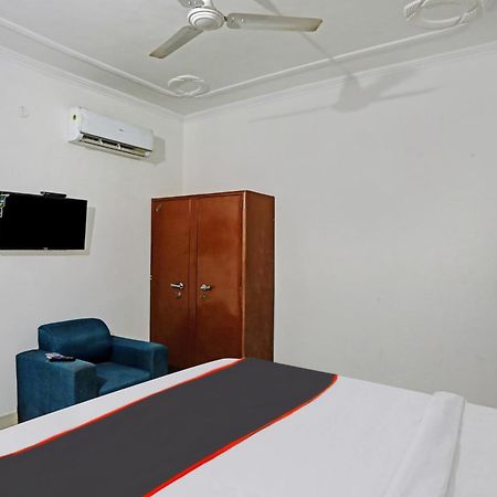 Collection O Mayank Guest House Near Iskcon Temple Noida Kālkāji Devi Extérieur photo