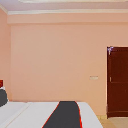 Collection O Mayank Guest House Near Iskcon Temple Noida Kālkāji Devi Extérieur photo
