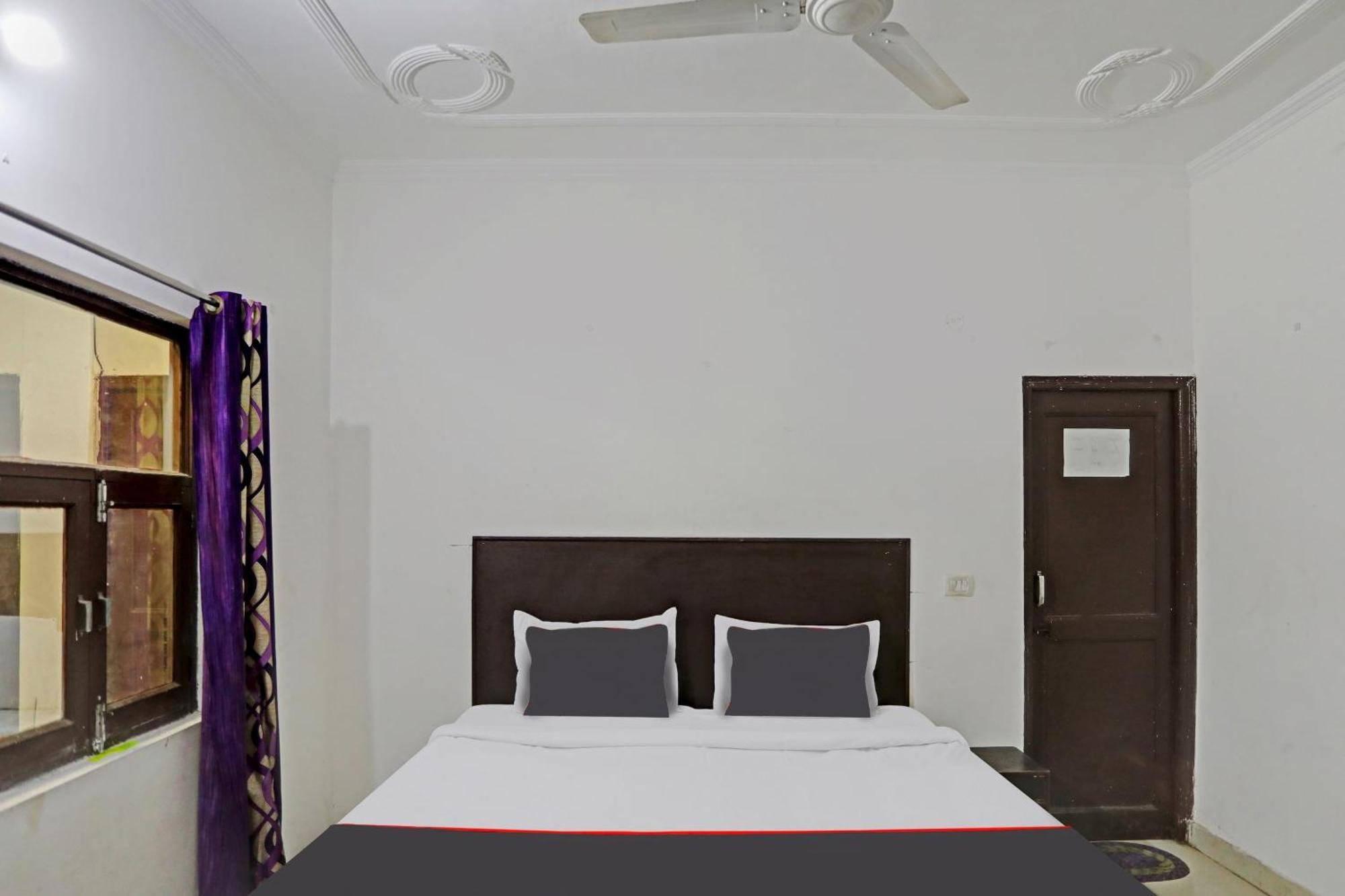 Collection O Mayank Guest House Near Iskcon Temple Noida Kālkāji Devi Extérieur photo